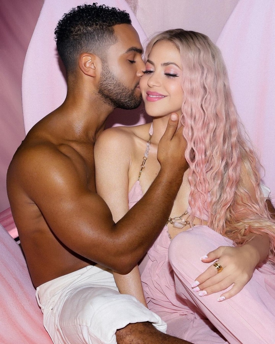 Shakira, novio de Shakira, hermano de Lucien Laviscount 2