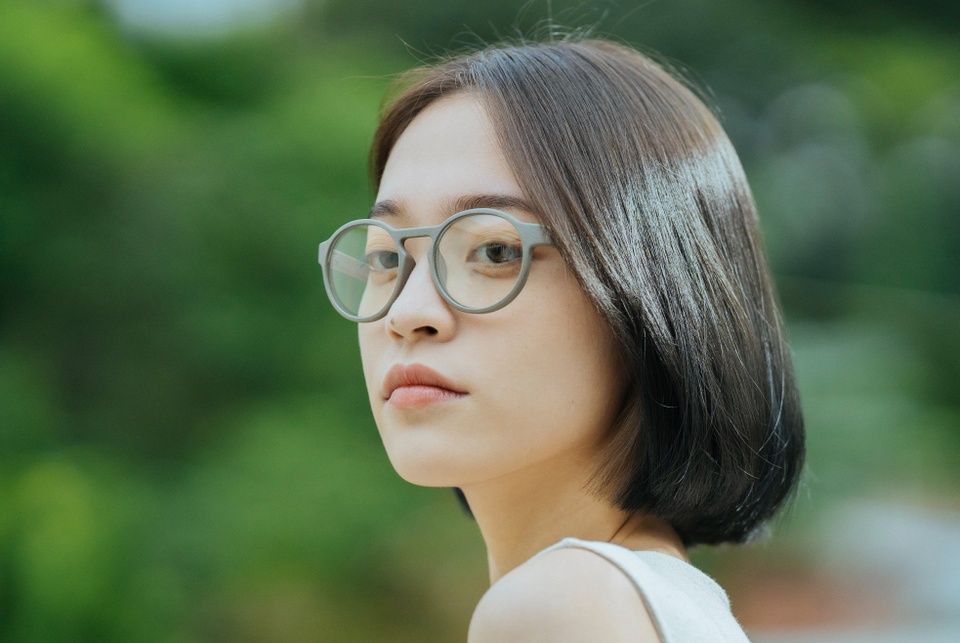 Kính tái chế từ lưới đánh cá gây chú ý với thiết kế bền vững độc đáo