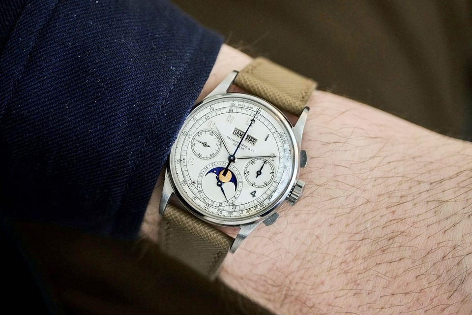 Patek Philippe Ref. 1518 thép trở thành chiếc đồng hồ Patek cổ đắt nhất từng được đấu giá.