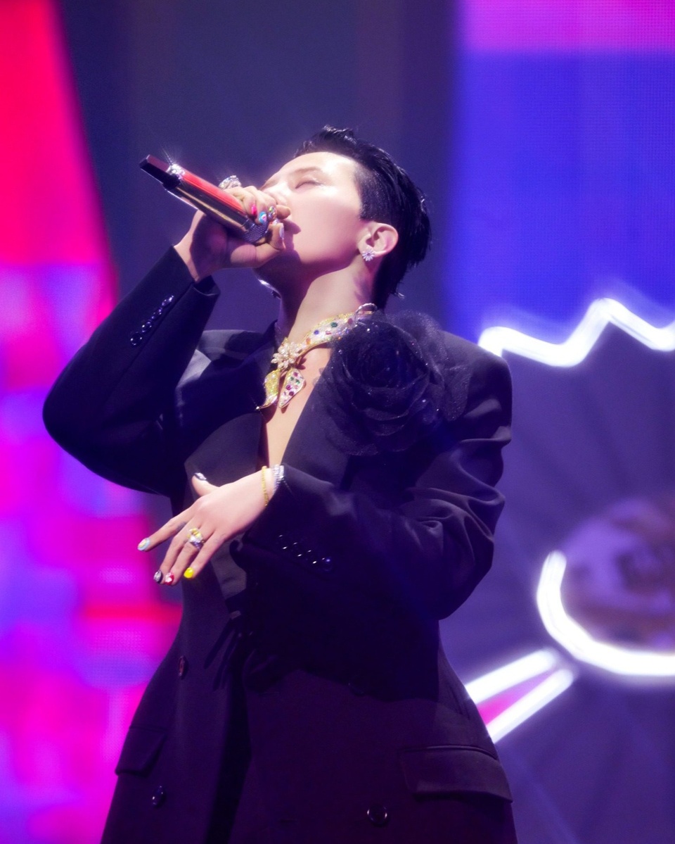 G-Dragon,  khan,  bandana,  Jacob & Co. anh 5