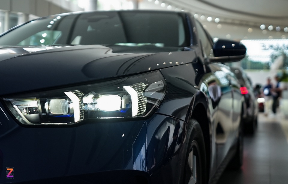 BMW 5 Series anh 4