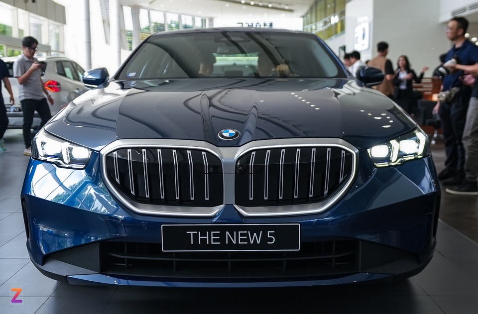 BMW 5 Series anh 3