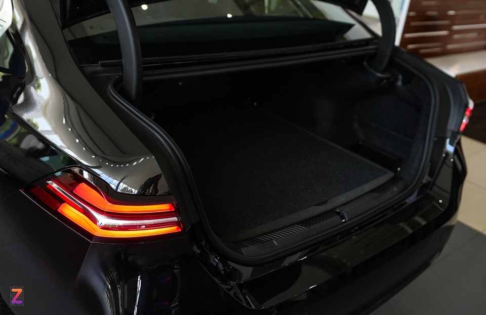 BMW 5 Series anh 16