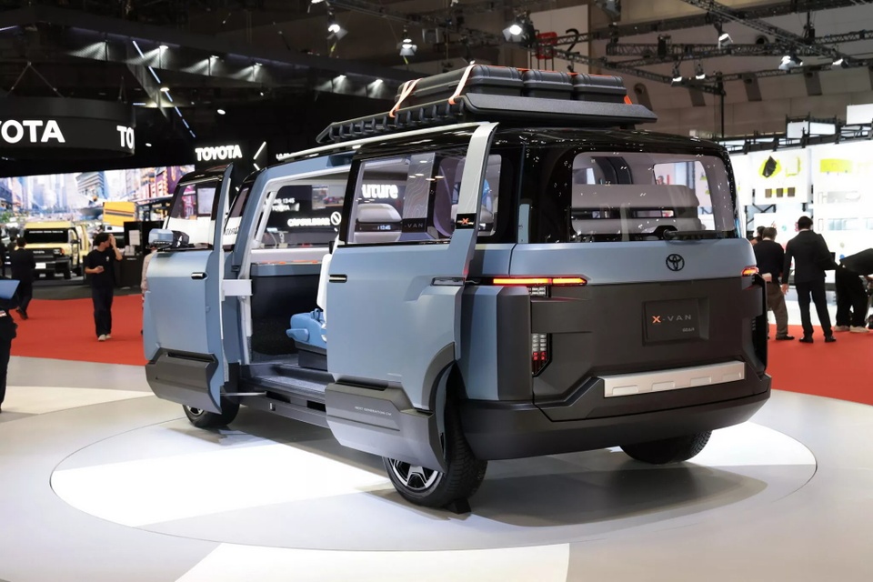 MPV Toyota anh 2