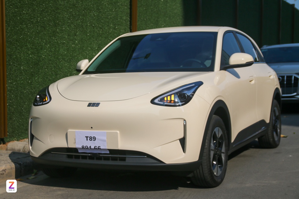 BYD Atto 2,  Geely EX2 anh 2