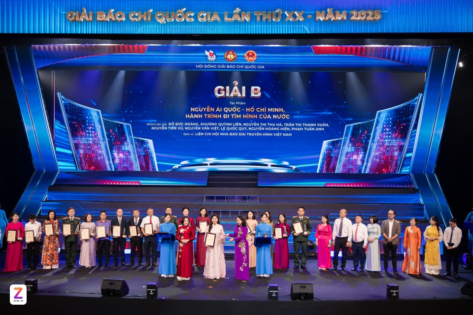 Giai bao chi Quoc gia anh 8