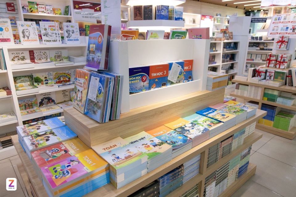 nhà sách ảnh 10