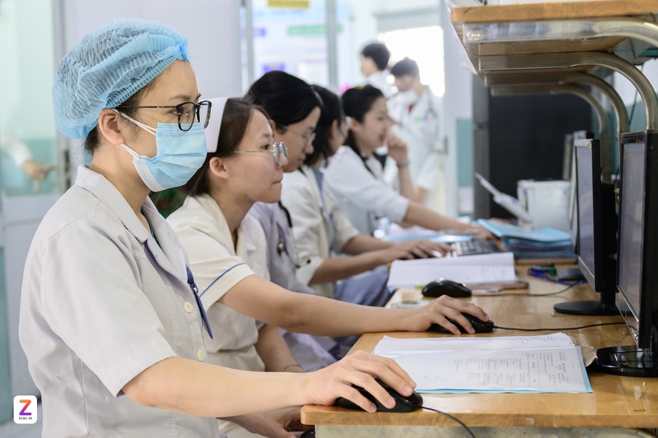 tay chan mieng anh 13