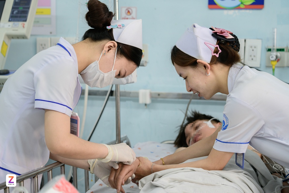 tay chan mieng anh 5