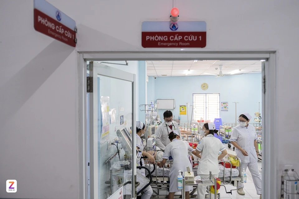 tay chan mieng anh 1