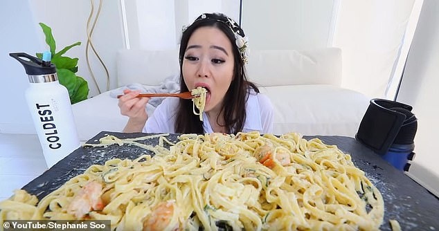 nguoi quay mukbang tu vong vi an qua nhieu anh 2