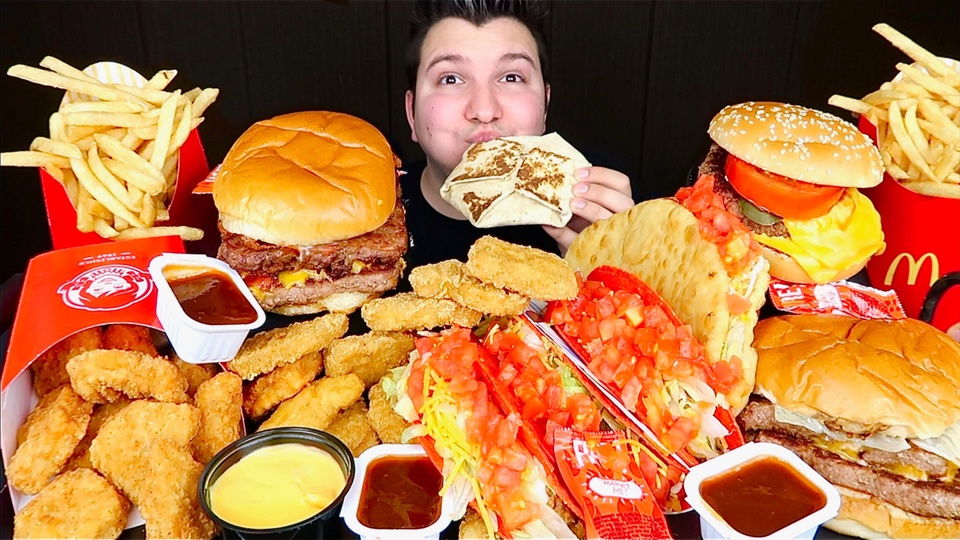 nguoi quay mukbang tu vong vi an qua nhieu anh 1