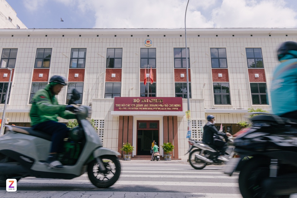 duong nguyen thi minh khai anh 24