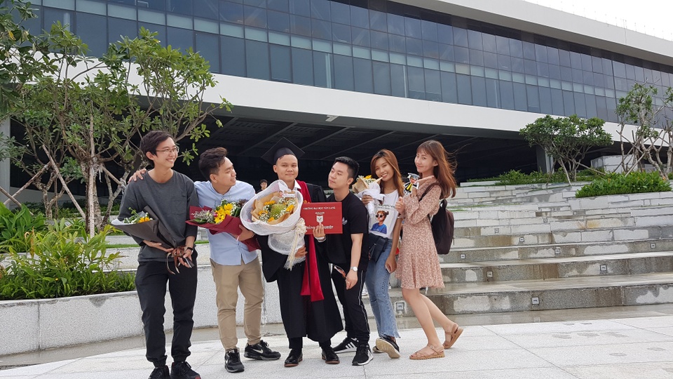 Hoc phi dai hoc ngoai cong lap anh 1
